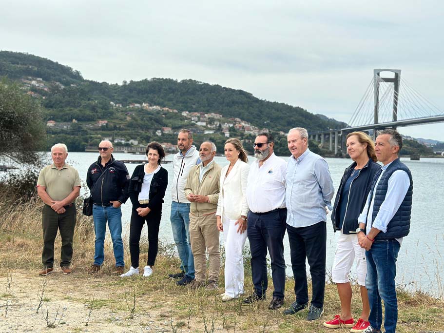 Luisa Sánchez no porto de Santo Adrián de Cobres