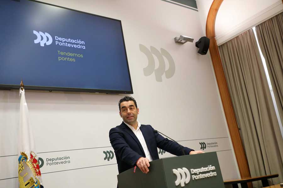 Conferencia de prensa do presidente da Deputación Luis López