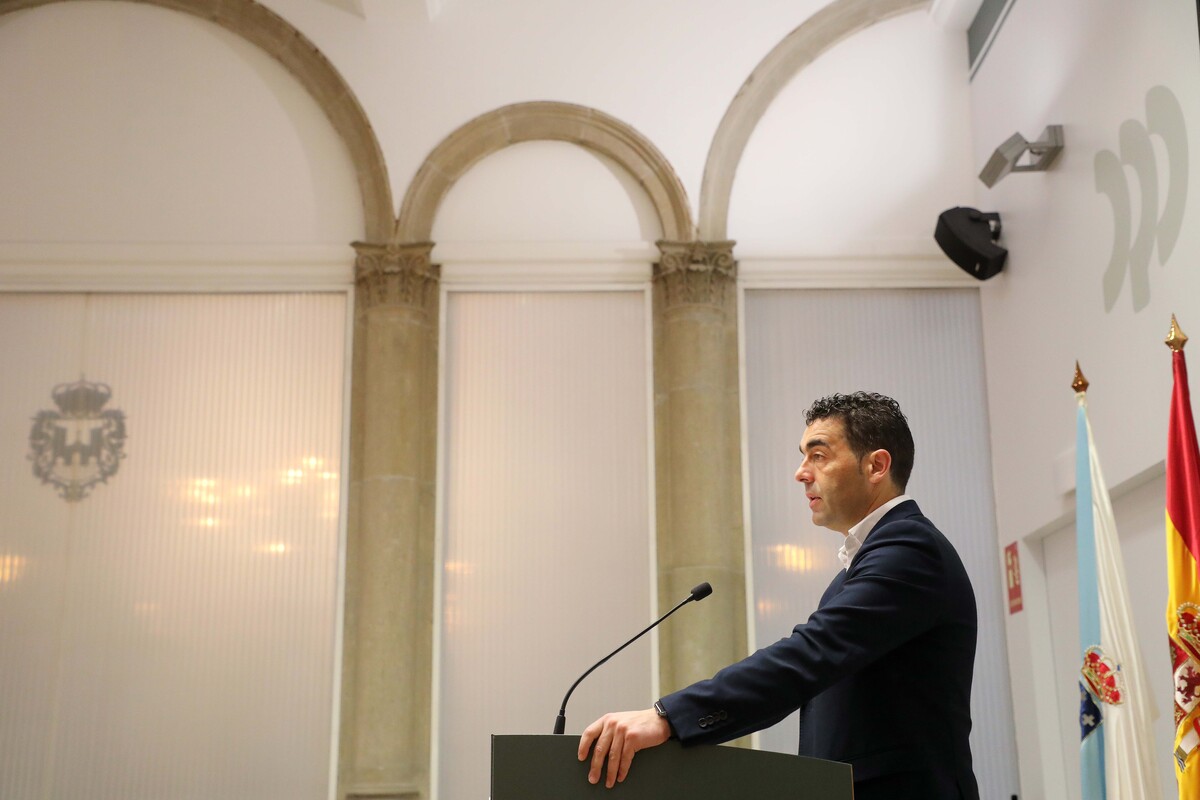 Conferencia de prensa de Luis López