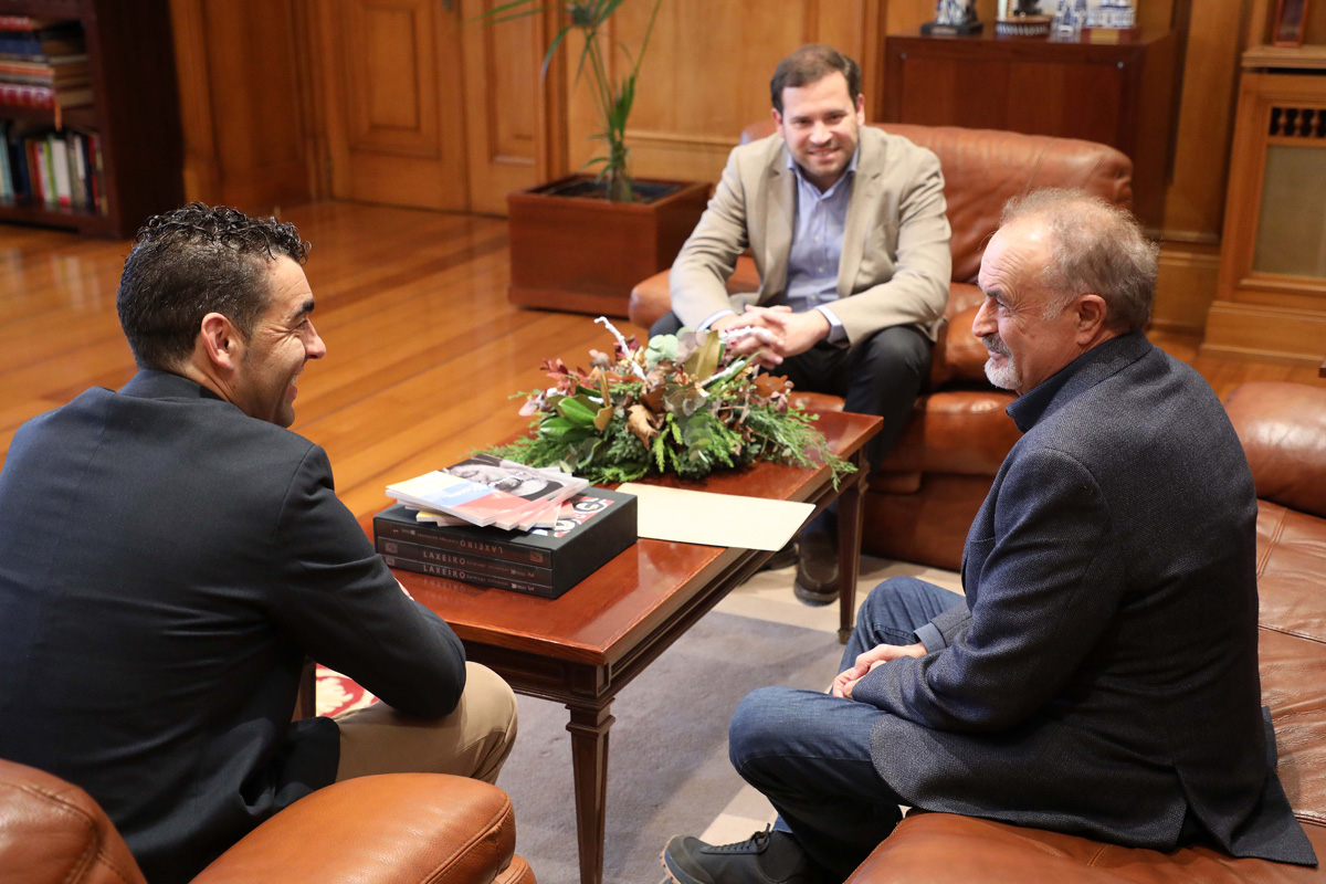 Encontro co presidente da Real Academia Galega de Belas Artes