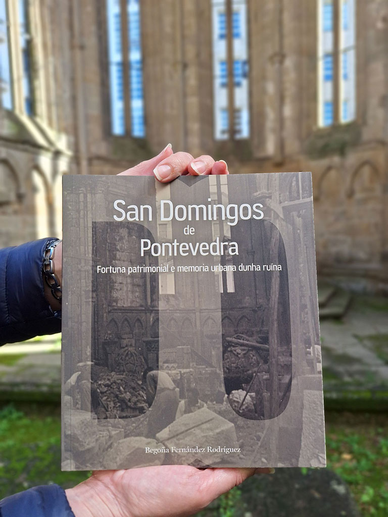 Libro sobre as Ruinas de San Domingos