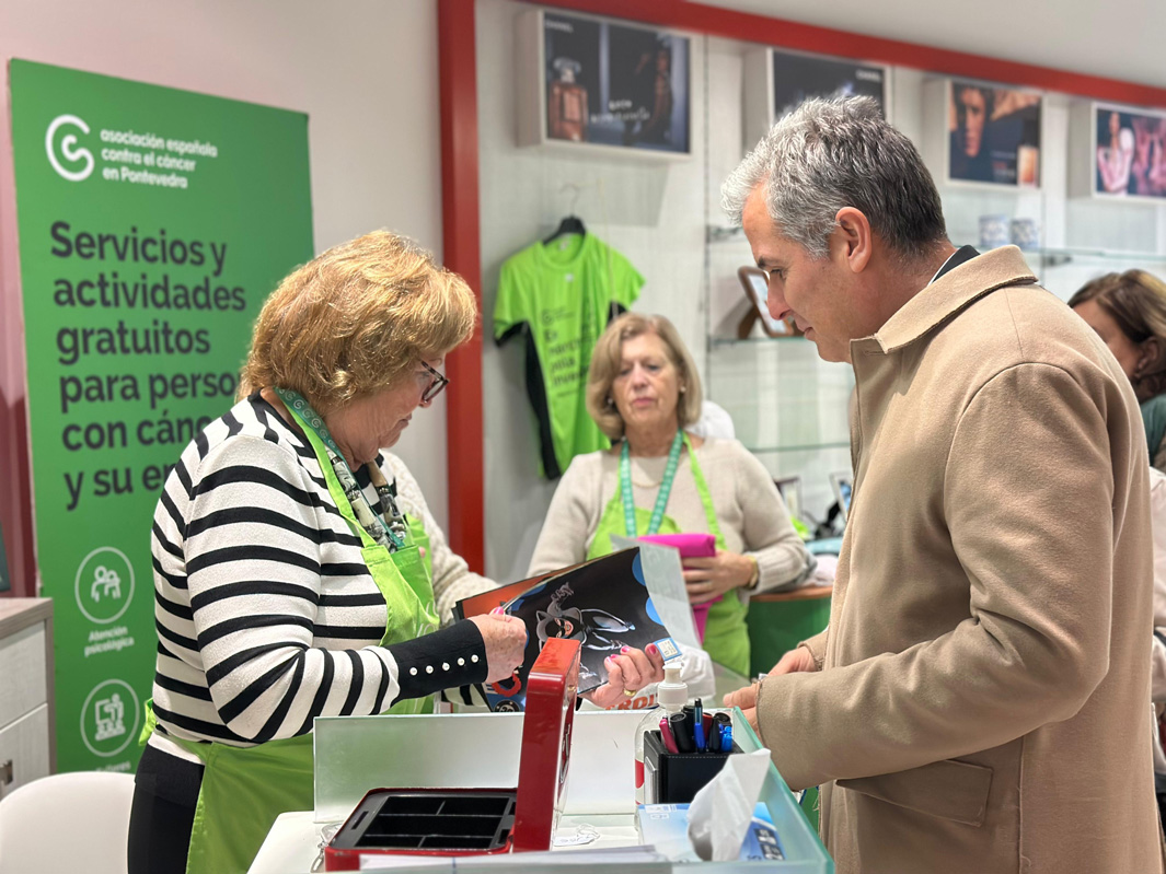 Inauguración do Mercadiño de Nadal da AECC en Pontevedra