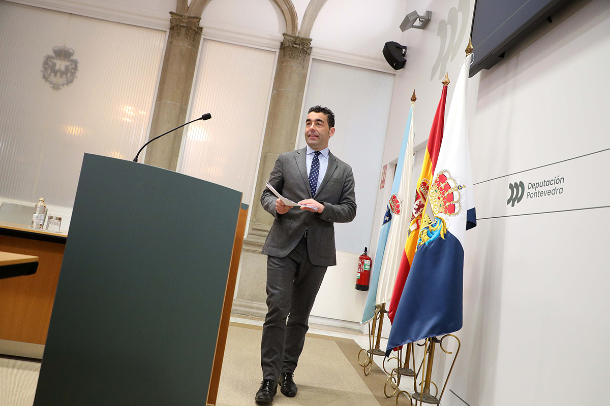 Lusi López en conferencia de prensa