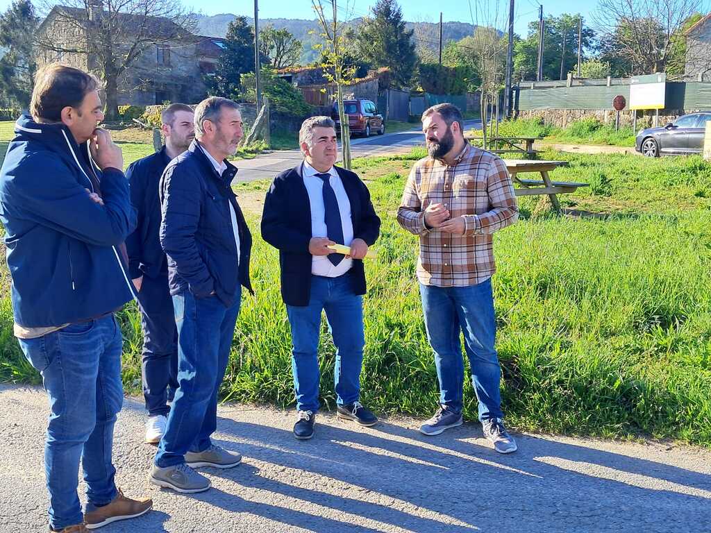 Ricardo Martínez xunto co alcalde de Barro