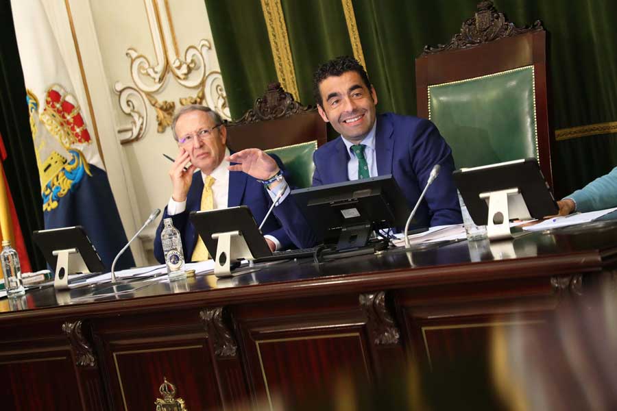 Luis López no Pleno so 25 de abril