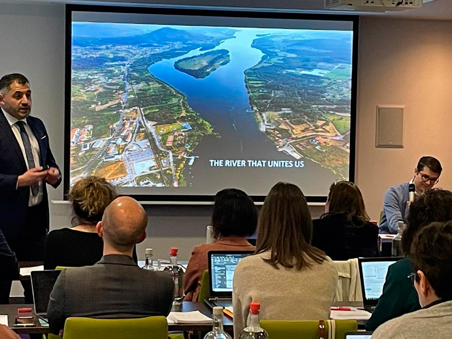 Uxío Benítez en Bruxelas nunha reunión de traballo