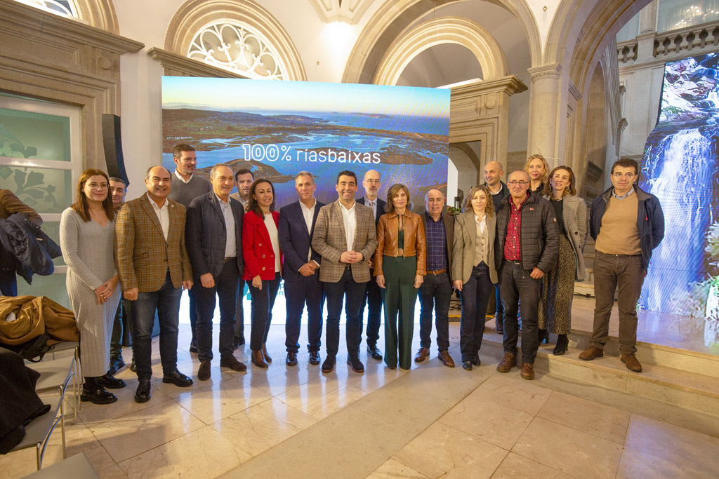 Luis lópez na presentación da campaña de turismo 100% Rías Baixas