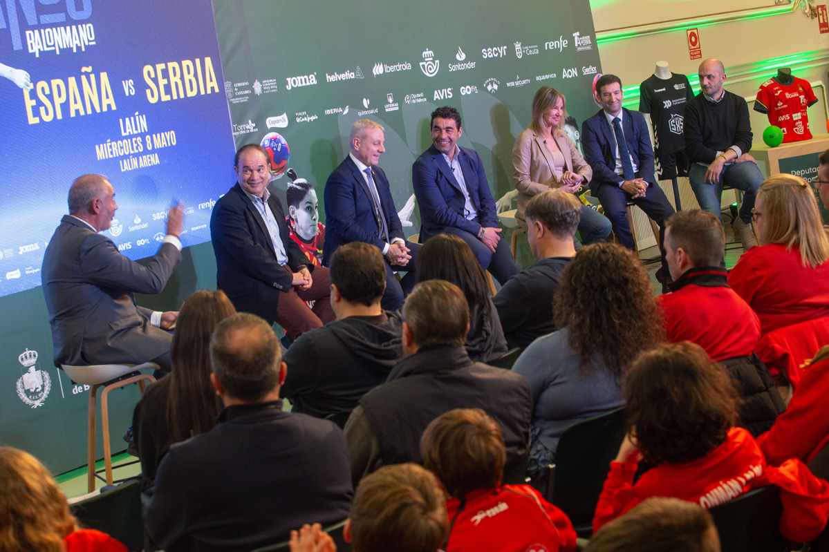 LUIS LÓPEZ ANUNCIA PARTIDOS SELECCION BALONMANO PORRIÑO LALIN