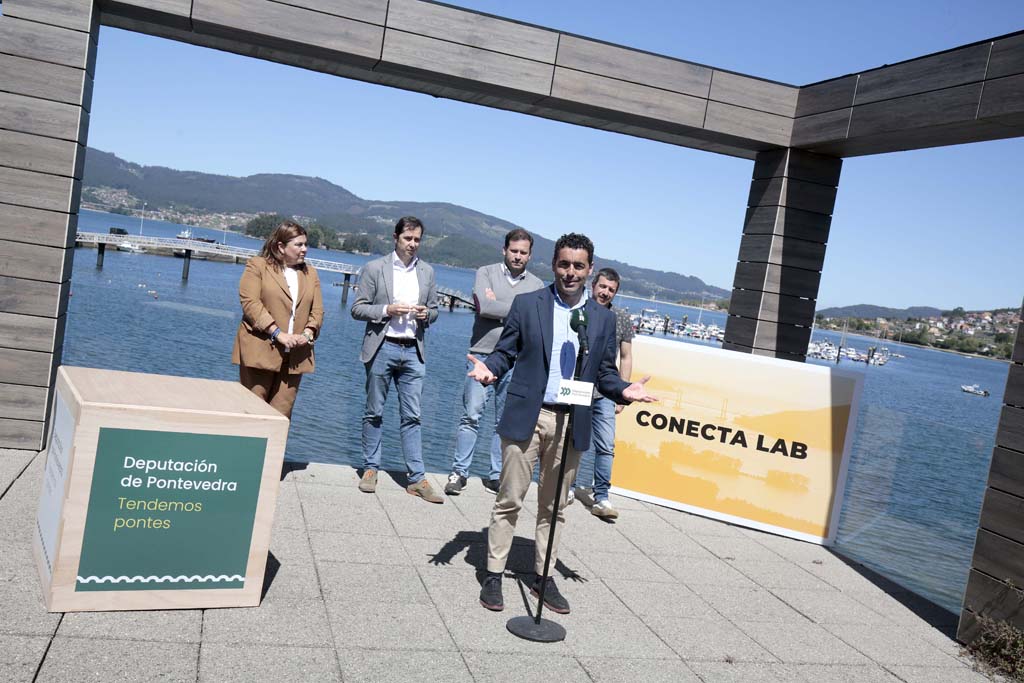 Luis lópez na presentación