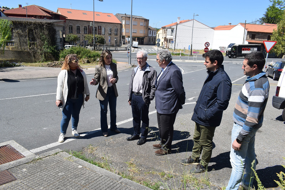 Isabel Couselo e o alcalde de Valga visitan as estradas provinciais