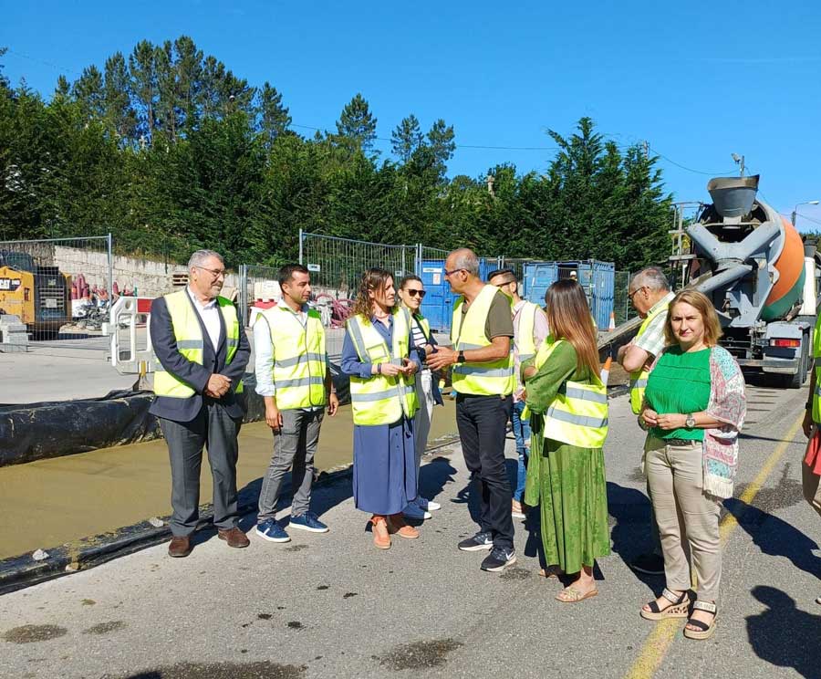 Isabel Couselo percorre as obras da estrada da Ramallosa